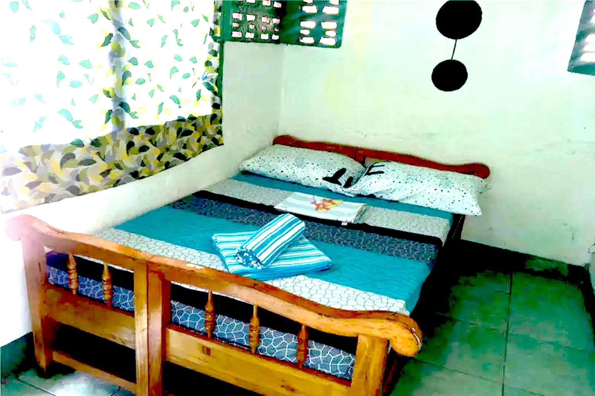 Oyo 928 Jjs Place Moalboal Exterior foto